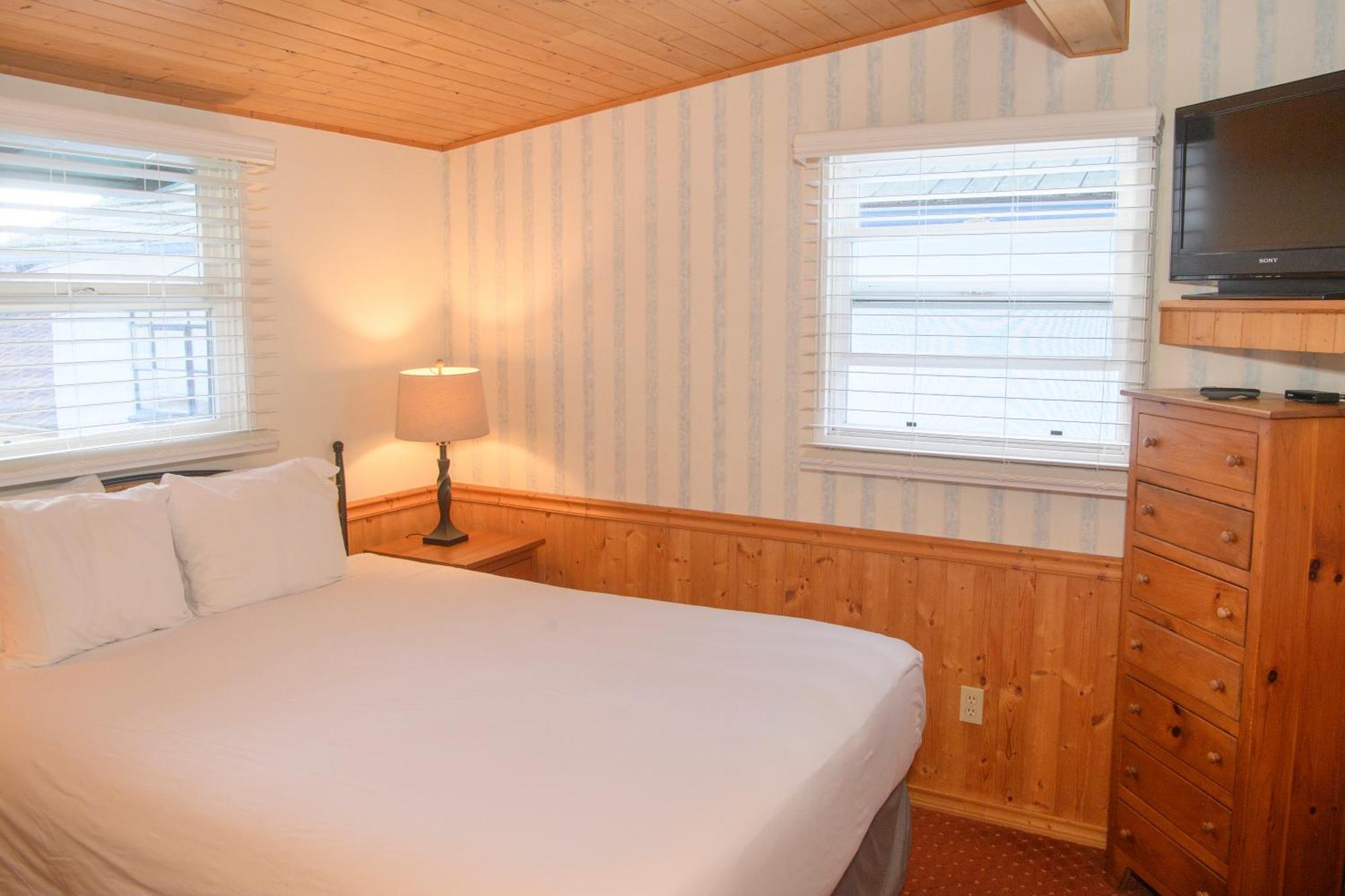 Carmel Fireplace Inn מראה חיצוני תמונה