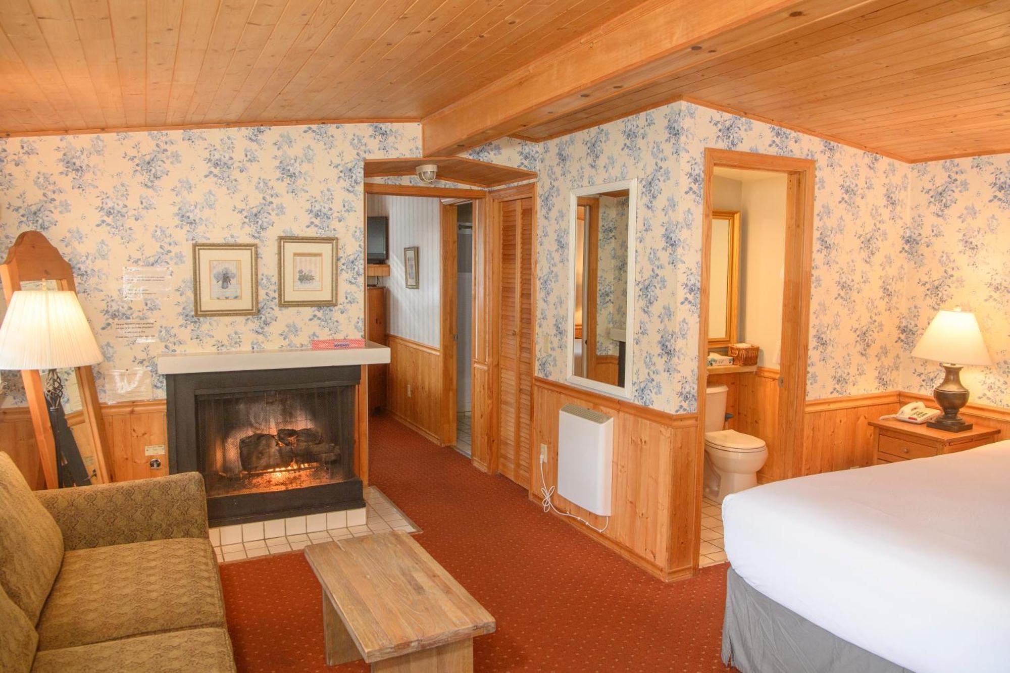 Carmel Fireplace Inn מראה חיצוני תמונה