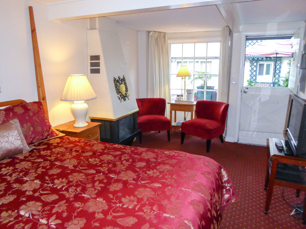 Carmel Fireplace Inn מראה חיצוני תמונה