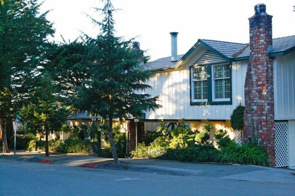 Carmel Fireplace Inn מראה חיצוני תמונה