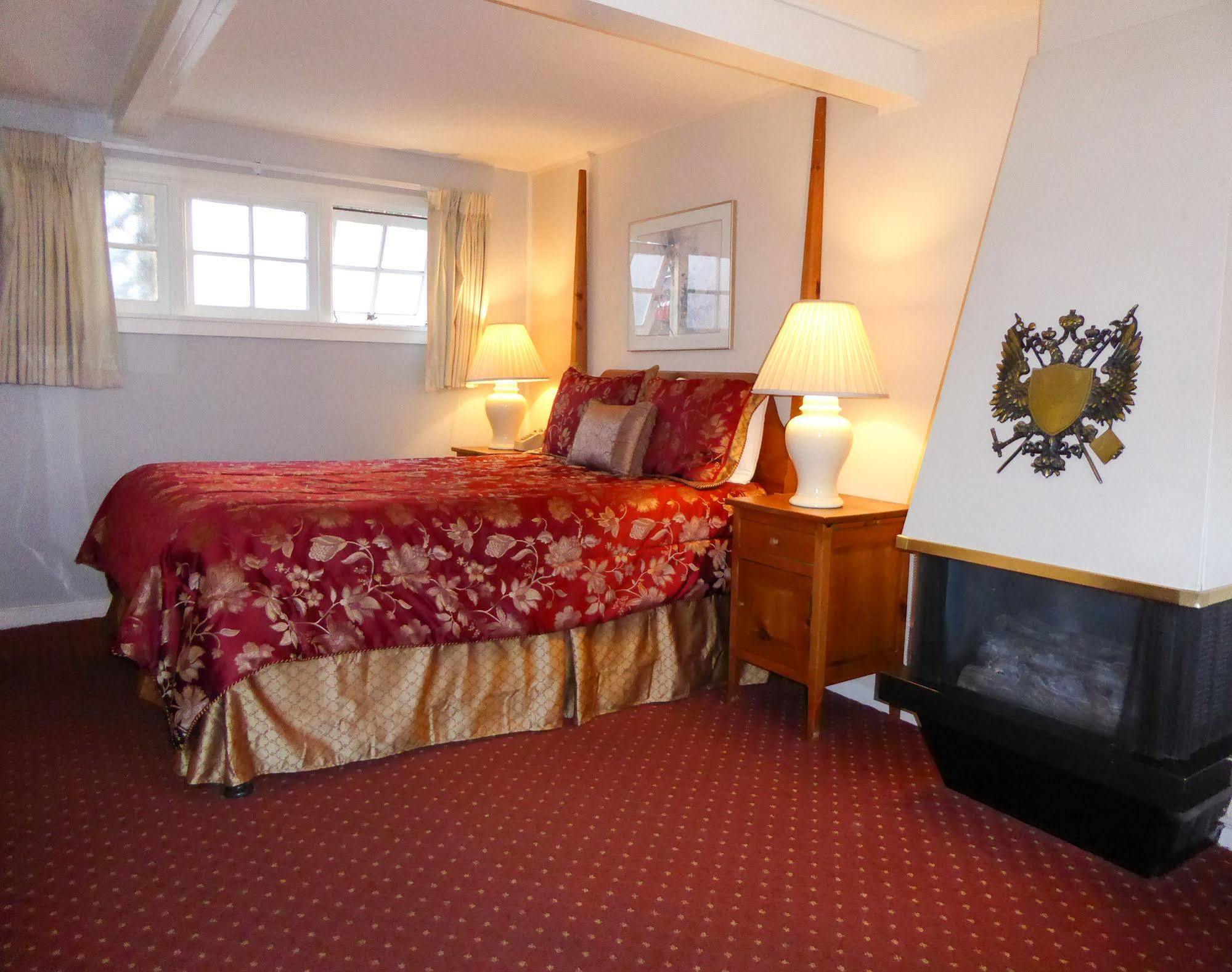 Carmel Fireplace Inn מראה חיצוני תמונה