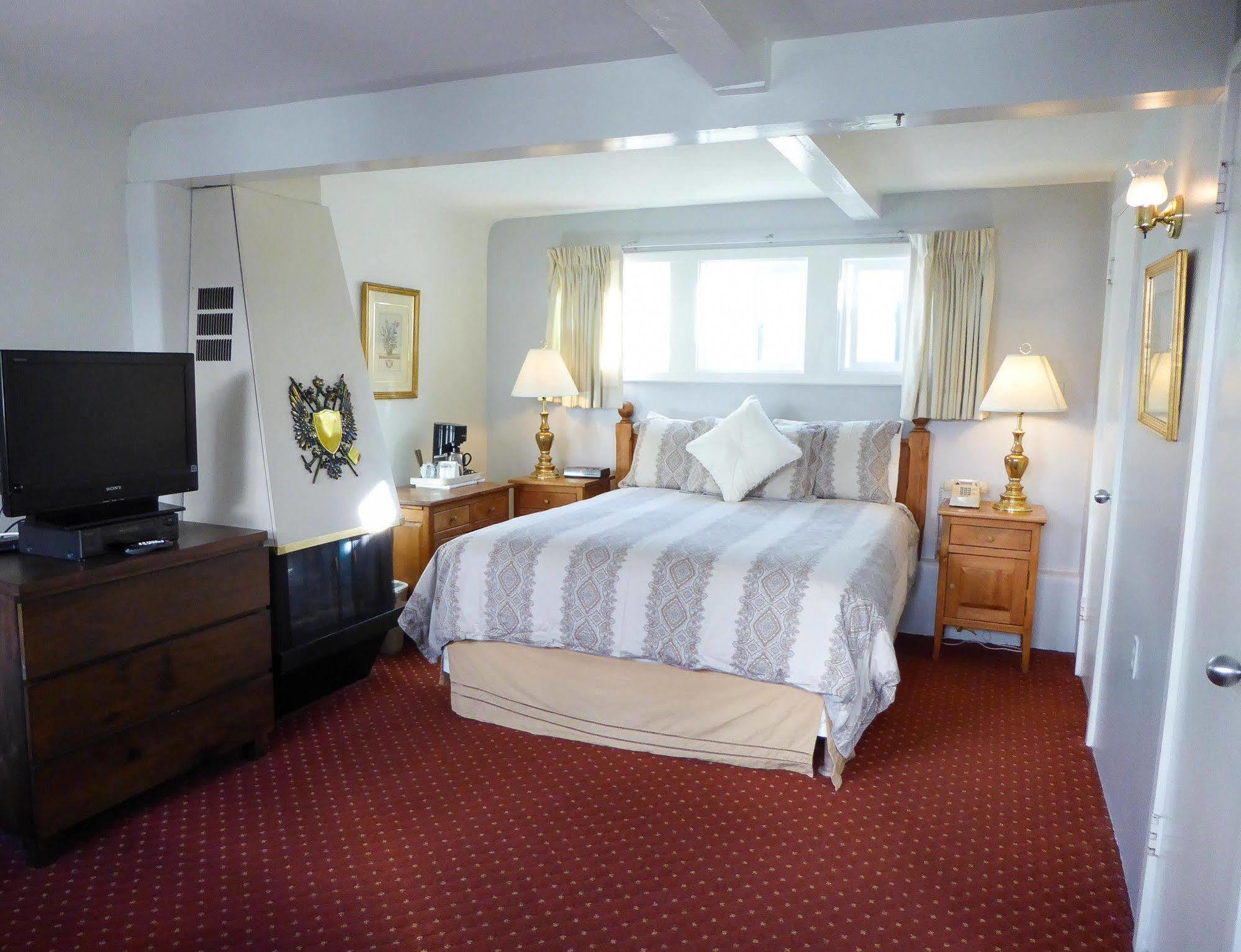 Carmel Fireplace Inn מראה חיצוני תמונה