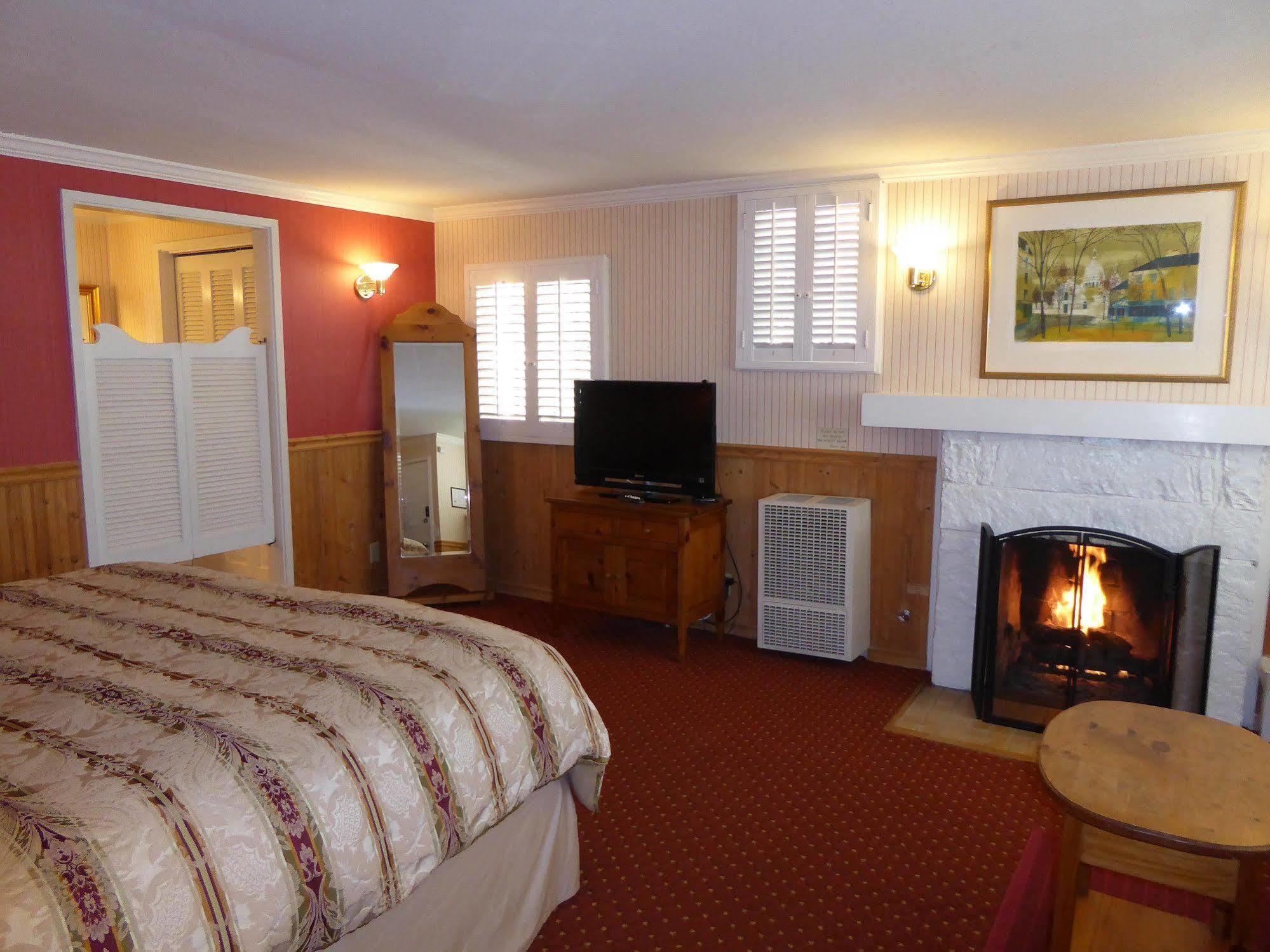 Carmel Fireplace Inn מראה חיצוני תמונה