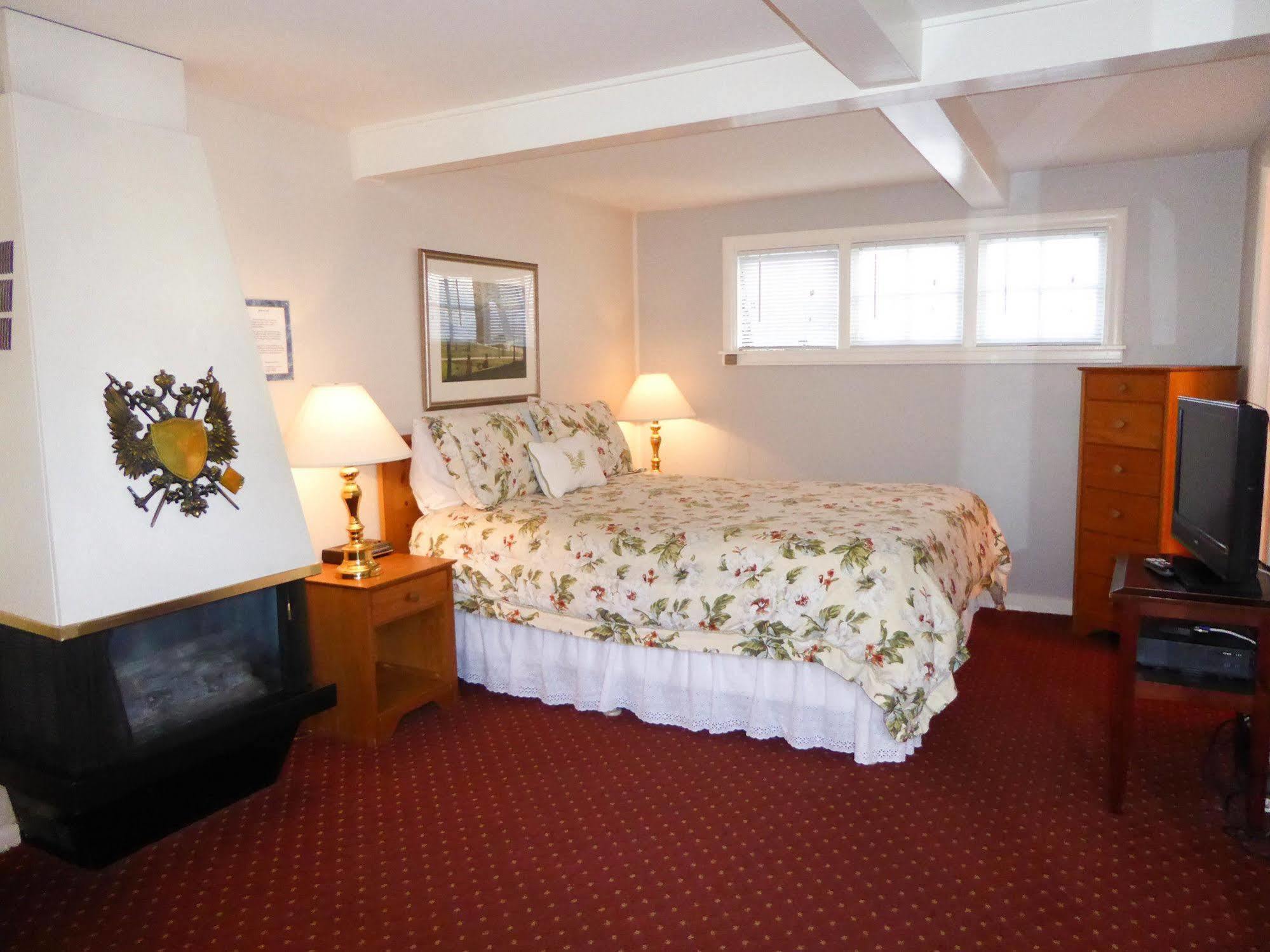 Carmel Fireplace Inn מראה חיצוני תמונה