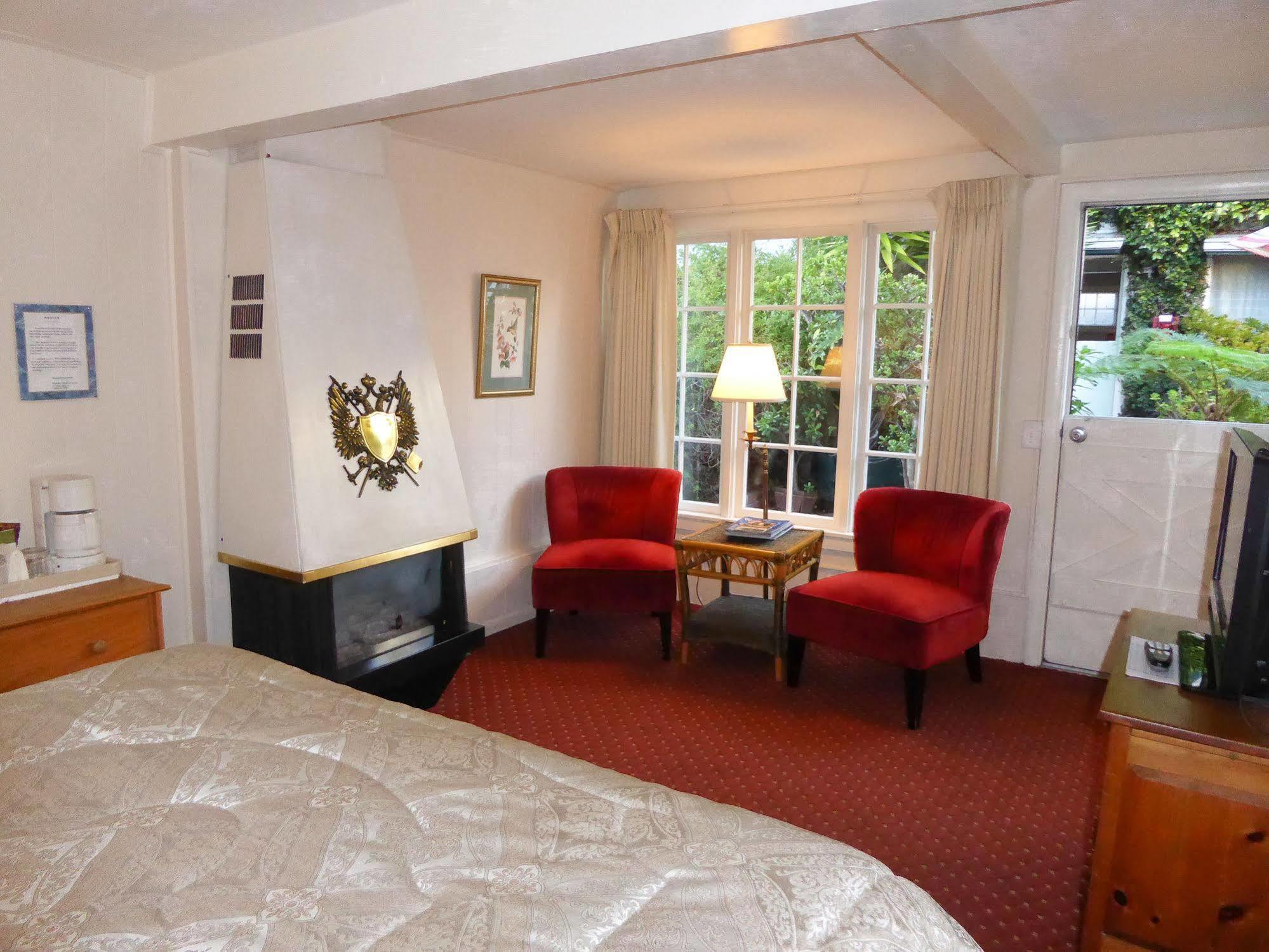 Carmel Fireplace Inn מראה חיצוני תמונה